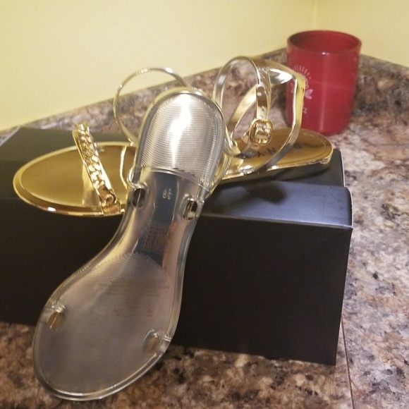 Shoes - Picture 4 of 4